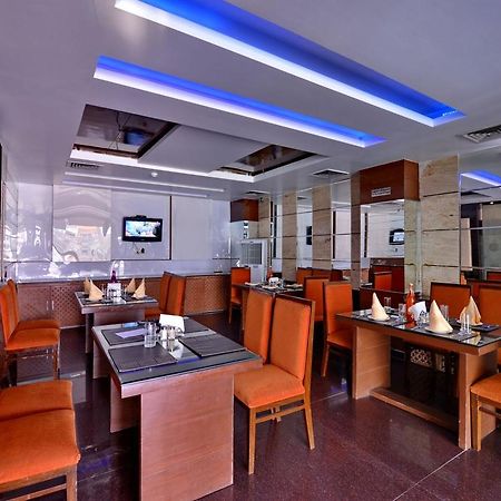 Hotel Palmdale Zirakpur Exterior photo