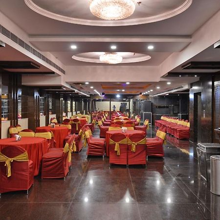 Hotel Palmdale Zirakpur Exterior photo