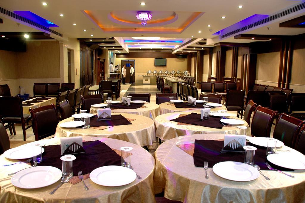 Hotel Palmdale Zirakpur Exterior photo