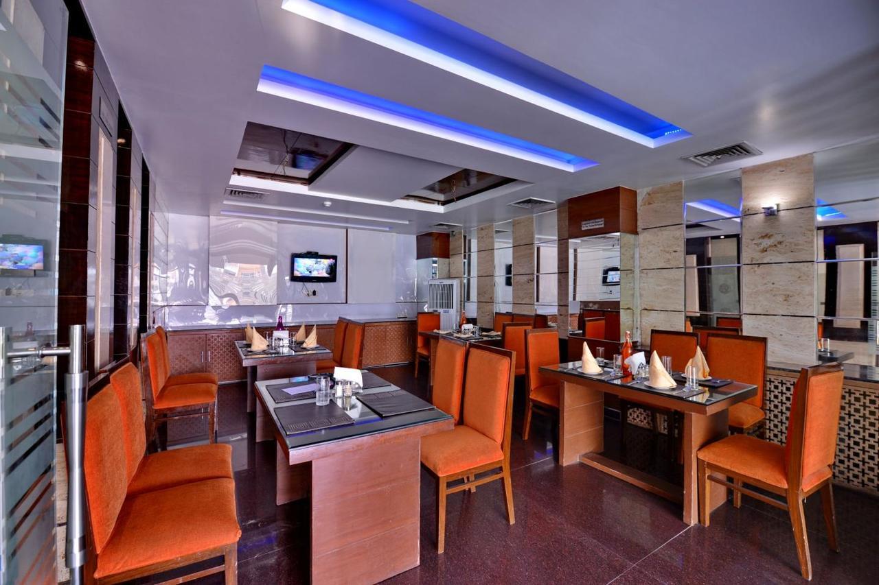 Hotel Palmdale Zirakpur Exterior photo